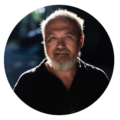 Portrait de Stéphane Offort, enseignant de méditation et formateur au sein de l'organisme de pleine conscience Euthymia